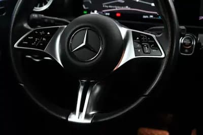 Sell Mercedes-Benz A 200 2023 - 29900 EUR, 59000 km - AUTO.MOTO.pt