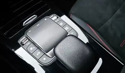 Sell Mercedes-Benz CLA 180 2021 - 28999 EUR, 100000 km - AUTO.MOTO.pt