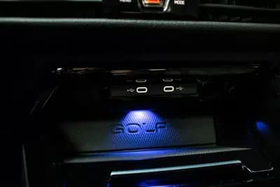 Vendo Volkswagen Golf 2022 - 34990 EUR, 72017 km - AUTO.MOTO.pt