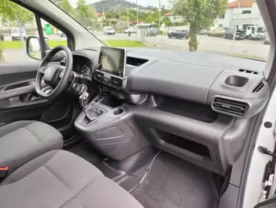 Vendo Citroën Berlingo 2021 - 12950 EUR, 156000 km - AUTO.MOTO.pt