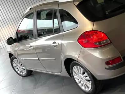 Vendo Renault Clio Break 2012 - 6500 EUR, 190800 km - AUTO.MOTO.pt