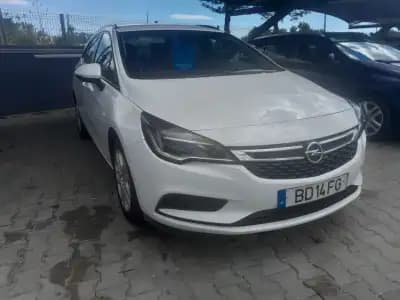 Sell Opel Astra Sports Tourer 2019 - 7990 EUR, 260000 km - AUTO.MOTO.pt