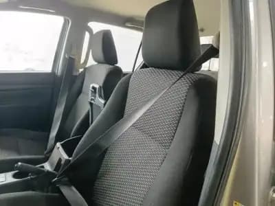 Sell Toyota Hilux 2018 - 31500 EUR, 120000 km - AUTO.MOTO.pt