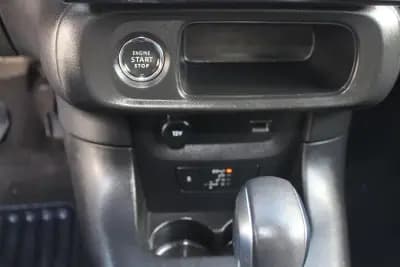 Vendo Citroën C3 2024 - 18980 EUR, 12605 km - AUTO.MOTO.pt