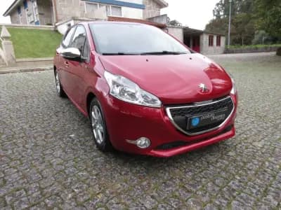 Sell Peugeot 208 2014 - 7990 EUR, 71000 km - AUTO.MOTO.pt