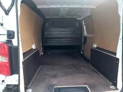 Vendo Peugeot Expert 2020 - 17900 EUR, 114457 km - AUTO.MOTO.pt