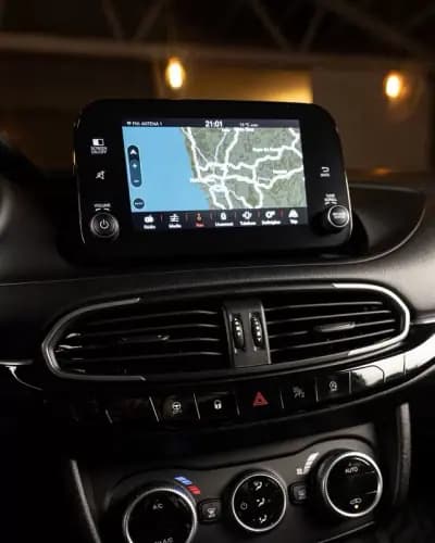 Sell Fiat Tipo Station Wagon Cross 2024 - 16950 EUR, 37000 km - AUTO.MOTO.pt