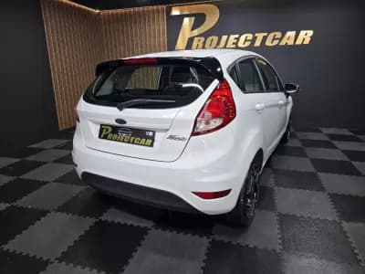 Sell Ford Fiesta 2015 - 10750 EUR, 165000 km - AUTO.MOTO.pt