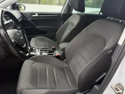 Vendo Volkswagen Golf 2018 - 17999 EUR, 200000 km - AUTO.MOTO.pt