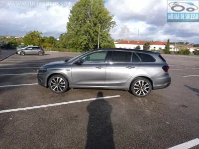 Vendo Fiat Tipo Station Wagon 2018 - 12750 EUR, 106000 km - AUTO.MOTO.pt