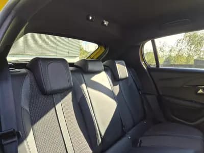 Sell Peugeot e-208 2021 - 18496 EUR, 33131 km - AUTO.MOTO.pt