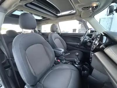 Vendo MINI Cooper 2017 - 16900 EUR, 141270 km - AUTO.MOTO.pt