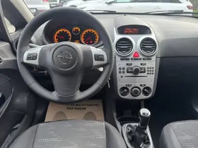 Vendo Opel Corsa 2013 - 7750 EUR, 122000 km - AUTO.MOTO.pt