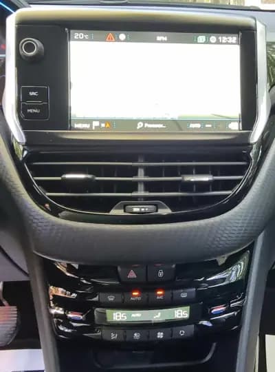 Sell Peugeot 2008 2017 - 12450 EUR, 96000 km - AUTO.MOTO.pt