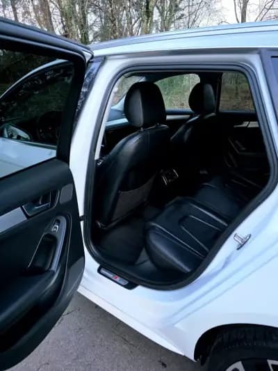 Vendo Audi A4 Avant 2014 - 16990 EUR, 167000 km - AUTO.MOTO.pt