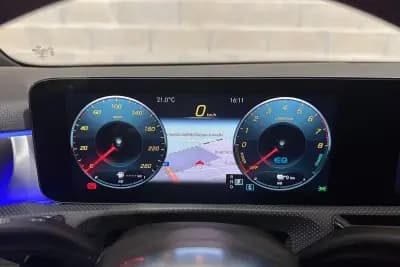 Vendo Mercedes-Benz A 250 Limousine 2022 - 31950 EUR, 32438 km - AUTO.MOTO.pt