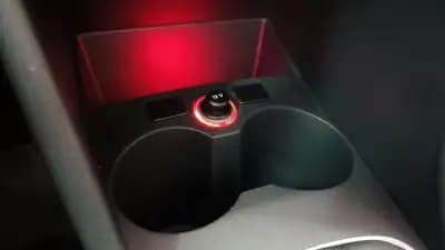 Vendo Volkswagen Polo 2015 - 10500 EUR, 125941 km - AUTO.MOTO.pt