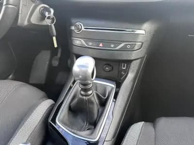 Sell Peugeot 308 SW 2016 - 8900 EUR, 200000 km - AUTO.MOTO.pt