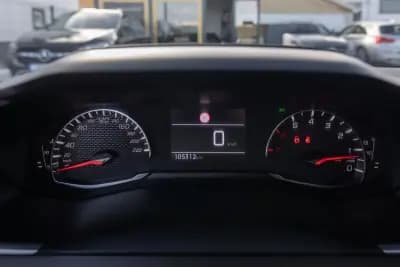 Sell Peugeot 208 2021 - 13490 EUR, 105000 km - AUTO.MOTO.pt