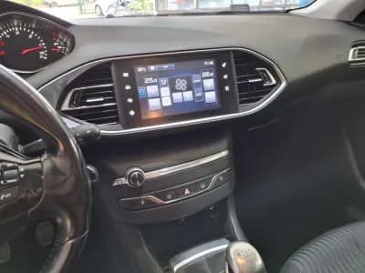 Sell Peugeot 308 SW 2017 - 10900 EUR, 178000 km - AUTO.MOTO.pt