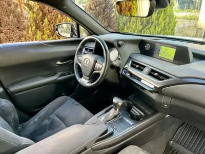 Vendo Lexus UX 250h 2021 - 31990 EUR, 54656 km - AUTO.MOTO.pt