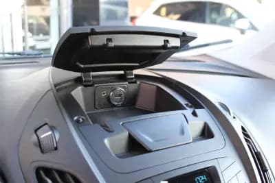 Sell Ford Transit Courier 2020 - 12400 EUR, 140939 km - AUTO.MOTO.pt