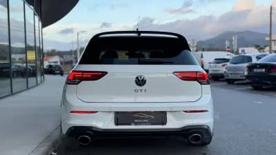 Vendo Volkswagen Golf 2021 - 39900 EUR, 55600 km - AUTO.MOTO.pt