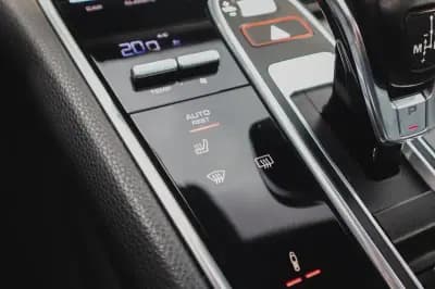 Sell Porsche Panamera Sport Turismo 2019 - 69880 EUR, 97640 km - AUTO.MOTO.pt