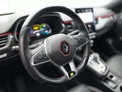 Vendo Renault Arkana 2021 - 23250 EUR, 52400 km - AUTO.MOTO.pt