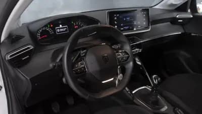 Vendo Peugeot 208 2024 - 16450 EUR, 29000 km - AUTO.MOTO.pt