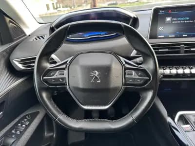 Vendo Peugeot 3008 2019 - 13900 EUR, 180000 km - AUTO.MOTO.pt