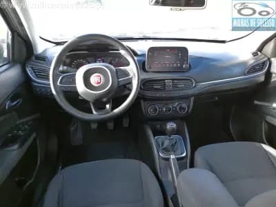 Vendo Fiat Tipo Station Wagon 2018 - 12750 EUR, 106000 km - AUTO.MOTO.pt