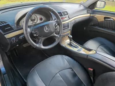 Vendo Mercedes-Benz E 220 2007 - 8990 EUR, 330000 km - AUTO.MOTO.pt