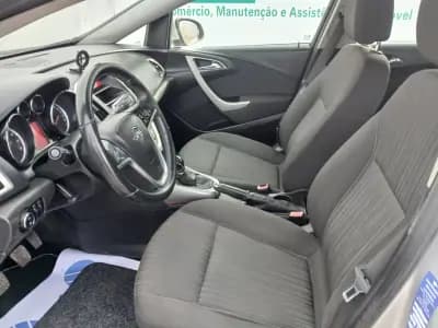 Vendo Opel Astra 2010 - 5450 EUR, 144431 km - AUTO.MOTO.pt
