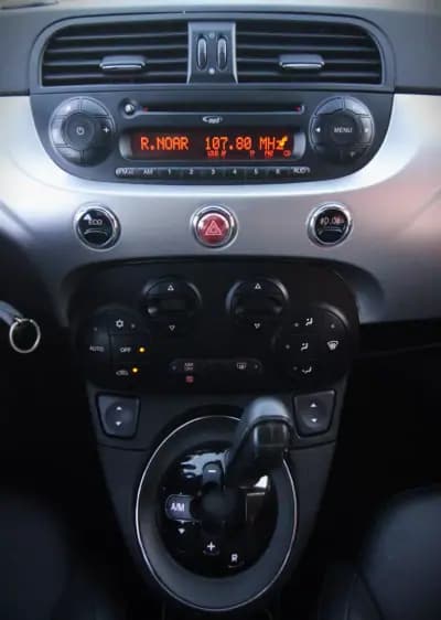 Sell Fiat 500 2012 - 8990 EUR, 134900 km - AUTO.MOTO.pt