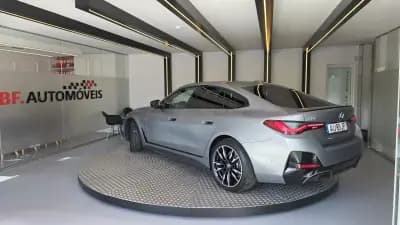 Vendo BMW i4 2022 - 55900 EUR, 33929 km - AUTO.MOTO.pt