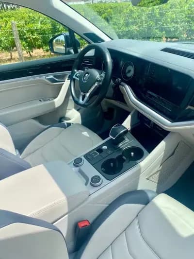 Vendo Volkswagen Touareg 2019 - 47500 EUR, 111935 km - AUTO.MOTO.pt