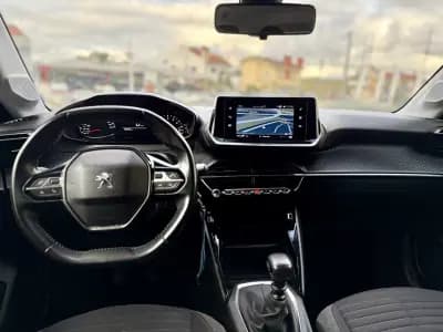 Vendo Peugeot 208 2020 - 13950 EUR, 98000 km - AUTO.MOTO.pt