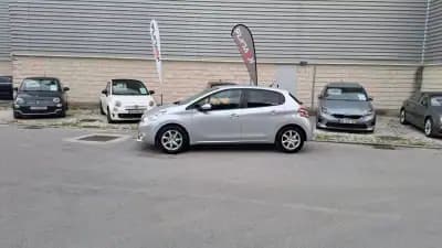 Sell Peugeot 208 2013 - 7980 EUR, 164784 km - AUTO.MOTO.pt