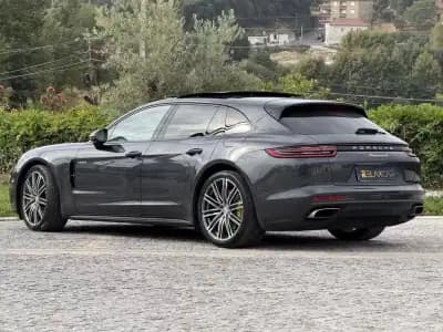 Sell Porsche Panamera Sport Turismo 2018 - 64999 EUR, 128000 km - AUTO.MOTO.pt