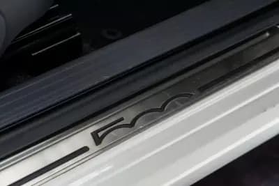 Sell Fiat 500C 2017 - 14500 EUR, 39620 km - AUTO.MOTO.pt