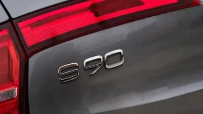 Sell Volvo S90 2016 - 24750 EUR, 266000 km - AUTO.MOTO.pt