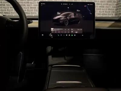 Vendo Tesla Model Y 2022 - 34900 EUR, 77000 km - AUTO.MOTO.pt