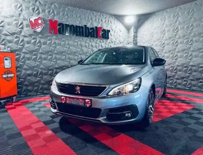 Vendo Peugeot 308 2018 - 11990 EUR, 102610 km - AUTO.MOTO.pt