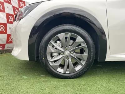 Sell Peugeot e-208 2021 - 18490 EUR, 44305 km - AUTO.MOTO.pt