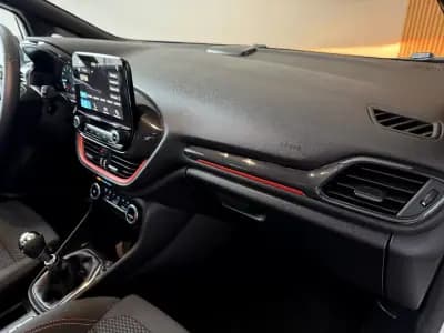 Vendo Ford Fiesta 2018 - 12500 EUR, 146800 km - AUTO.MOTO.pt