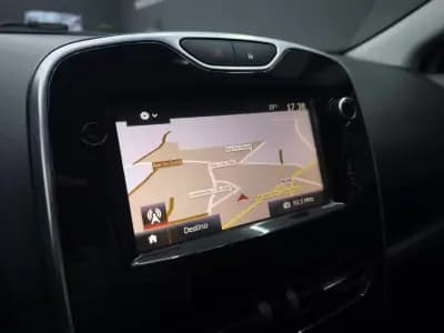 Sell Renault Clio 2015 - 9250 EUR, 201119 km - AUTO.MOTO.pt