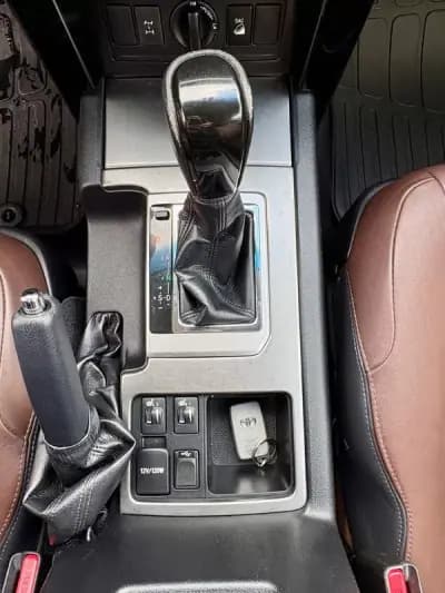 Vendo Toyota Land Cruiser 2015 - 59900 EUR, 145722 km - AUTO.MOTO.pt