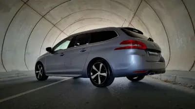 Sell Peugeot 308 SW 2018 - 15800 EUR, 139000 km - AUTO.MOTO.pt