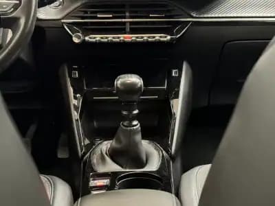 Vendo Peugeot 208 2020 - 13890 EUR, 63000 km - AUTO.MOTO.pt